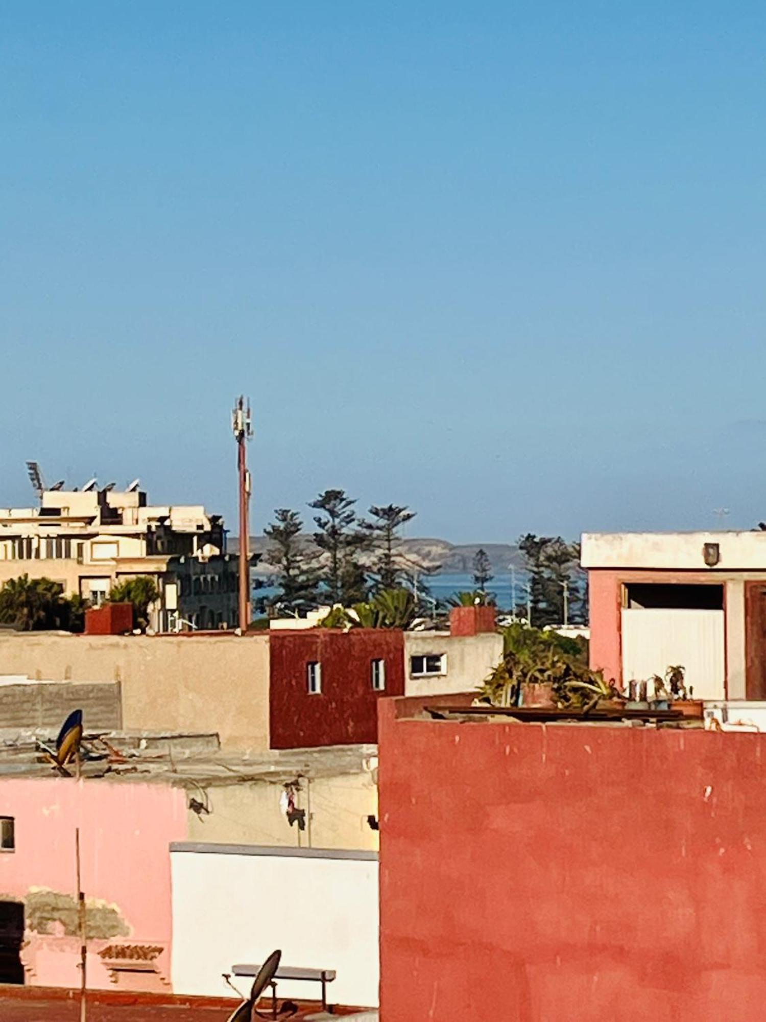 Dar Aya *